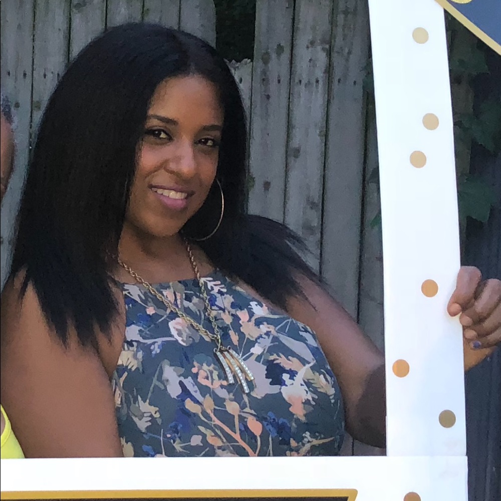 Meet your Posher, Kella